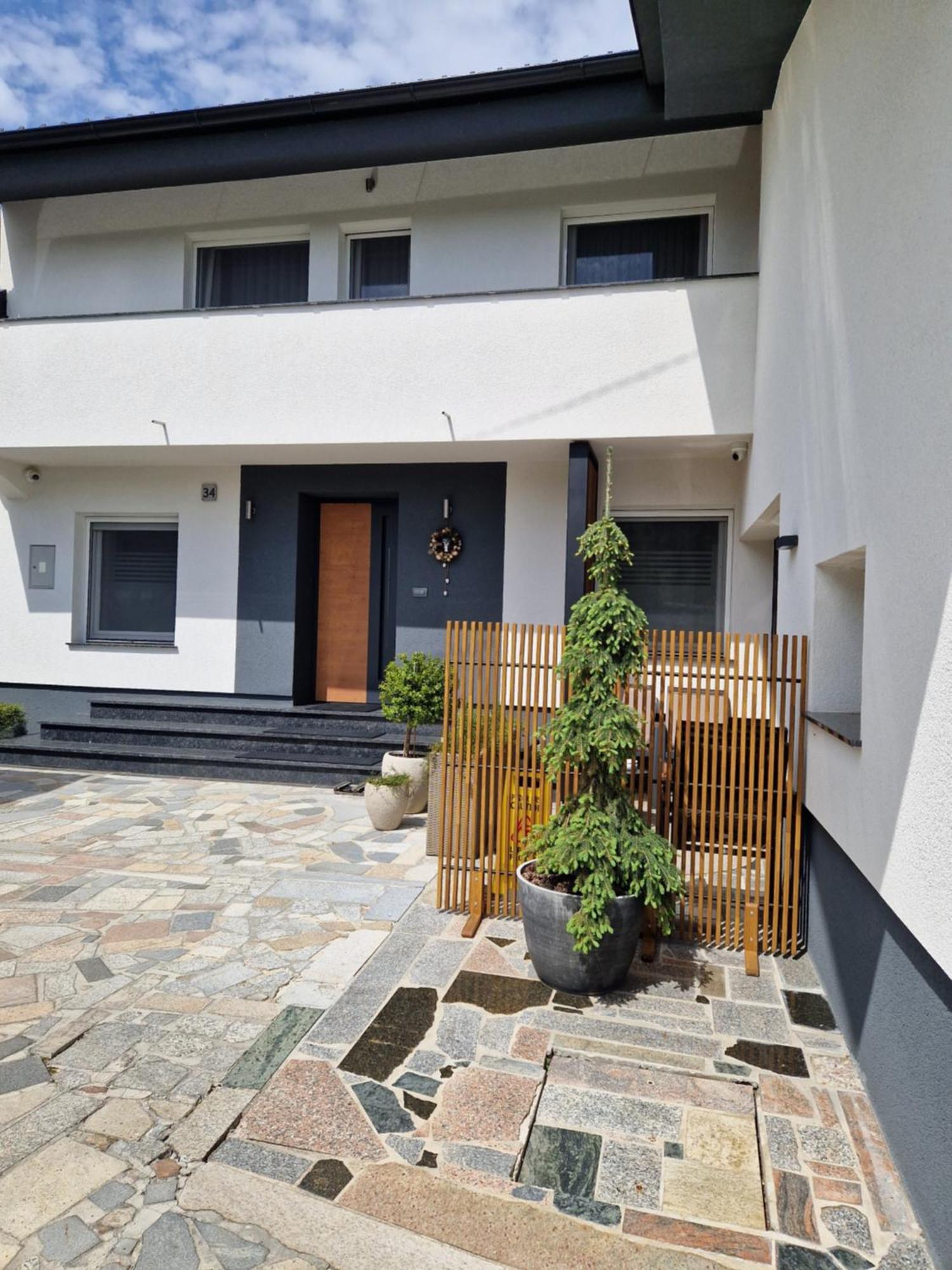 Suita Beli Labod Medvode Exterior foto